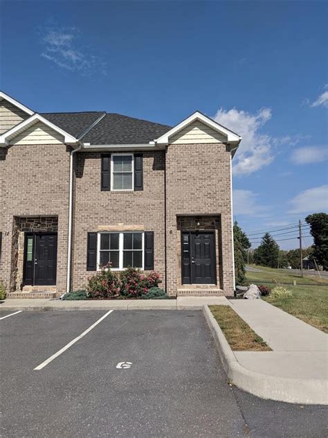 7 miles from Quantico Marine Corps Base Cedar Run, and is convenient to other military bases, including Vint Hill Farms Station. . Houses for rent in harrisonburg va